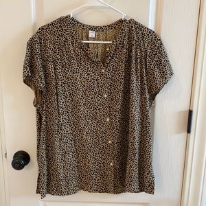 3/$15 Animal print short sleeve top